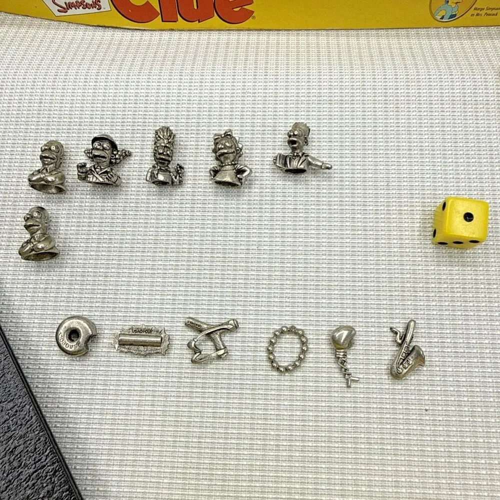 Vintage 2000 Parker Brothers The Simpsons CLUE Board Game